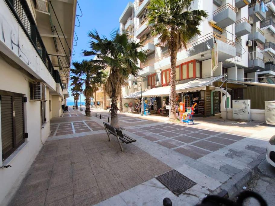 Apartment 50 Meters From The Beach Lutráki Kültér fotó